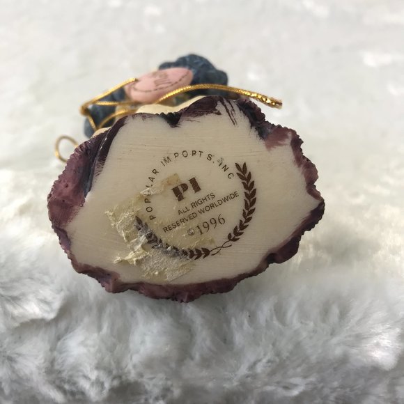 1996 Popular Imports Mom holding Baby Figurine - Picture 6 of 8